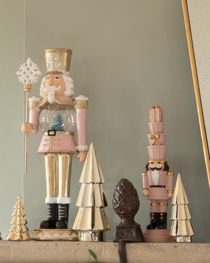 Nutcracker in Pink with LED